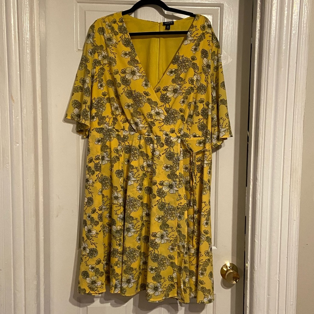 Yellow Torrid Faux Wrap Size 22 3X